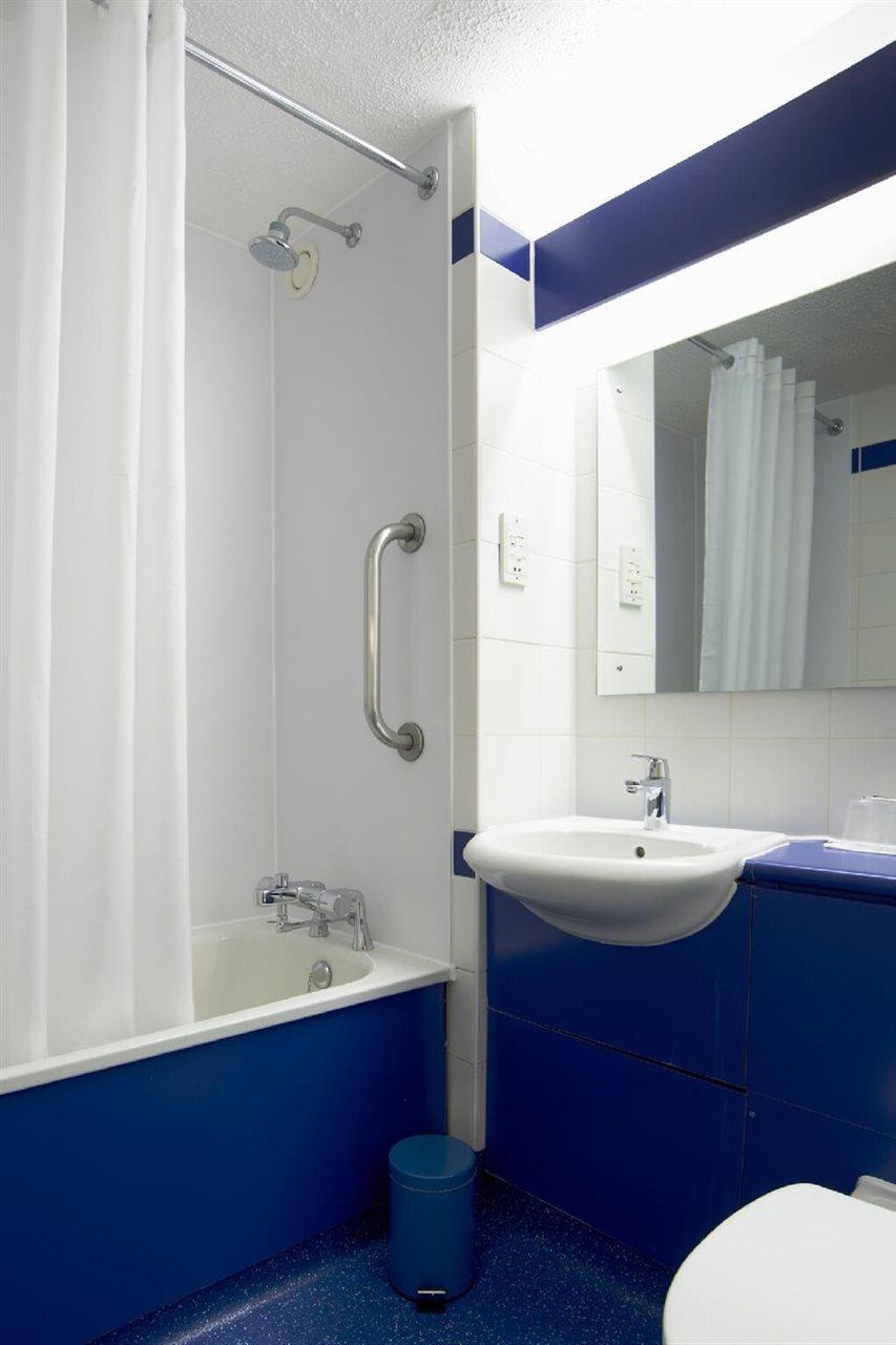Travelodge Bedford Wyboston Exteriér fotografie